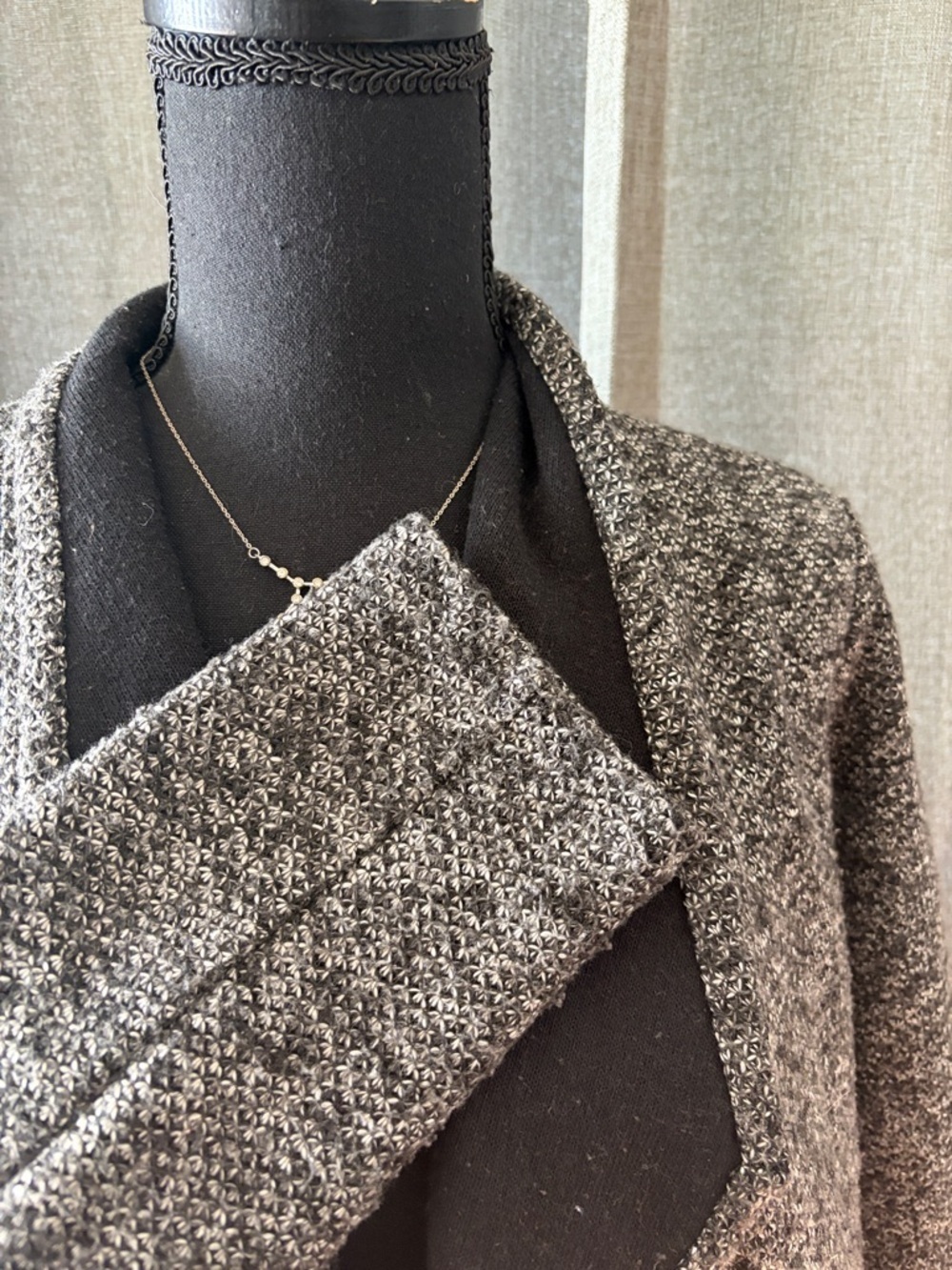 Banana Republic Gray Tweed Cardigan with Black Shawl Lapel - Picture 3 of 5